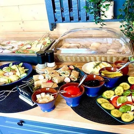 Luxury In The Mountains, Zone Prázdninový dům *