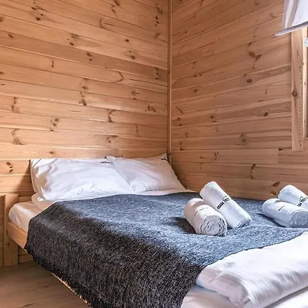Luxury In The Mountains, Zone Prázdninový dům