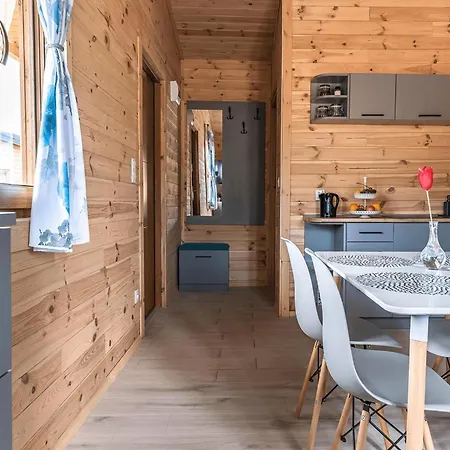 Luxury In The Mountains, Zone *